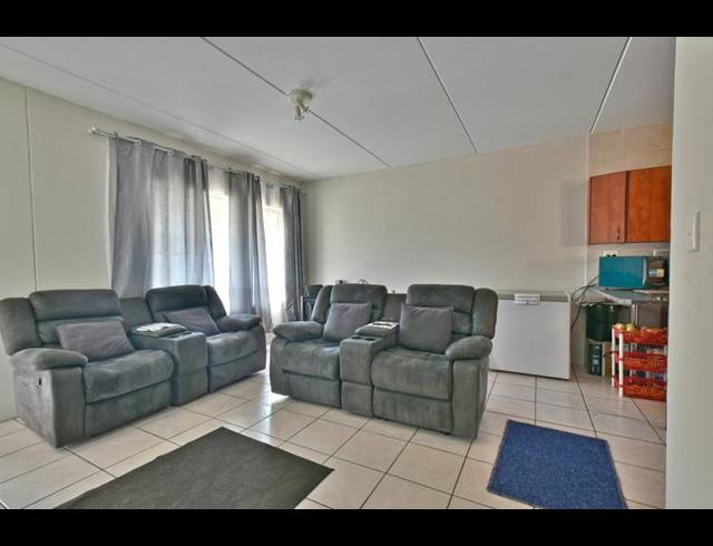 2 BEDROOM APARTMENT FOR SALE IN WINCHESTER HILLS